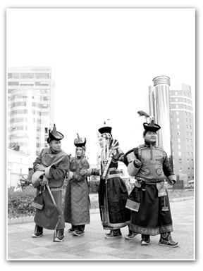 Учиртай гурав киноны / Зураг /